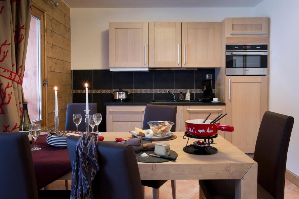 Cgh Residences & Spas Les Chalets D'Angele Châtel Стая снимка